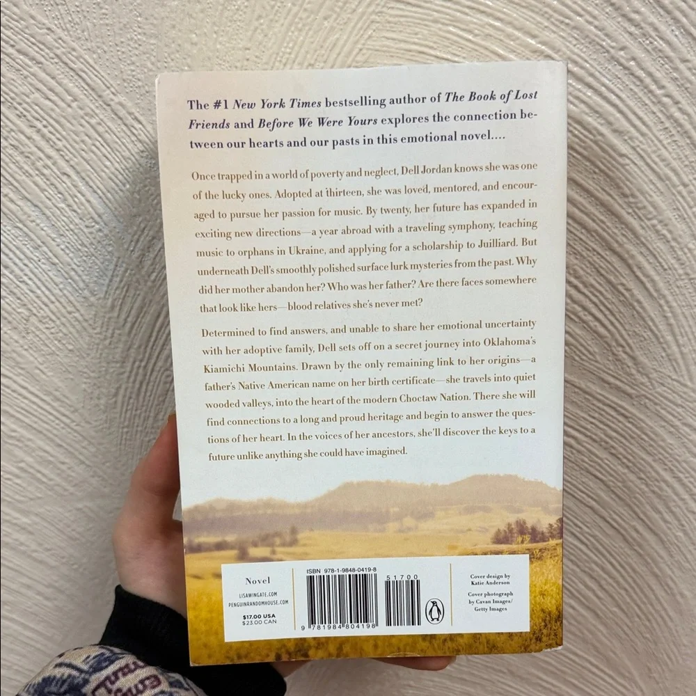 A Thousand Voices by Lisa Wingate Paperback - Picture 2 of 16